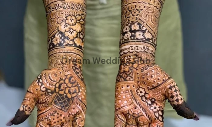 Farzeen Mehndi Artist